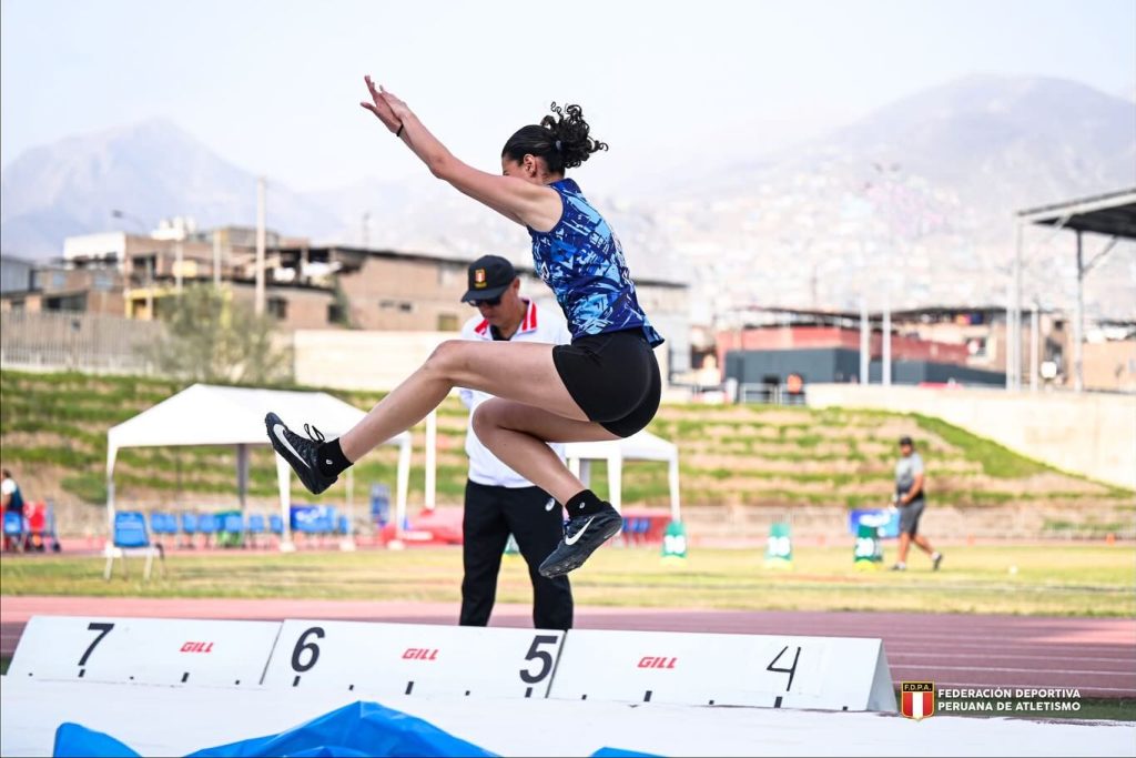 Ariana Cordova Ponte - Peru