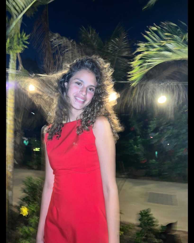 Ariana Cordova Ponte - Peru