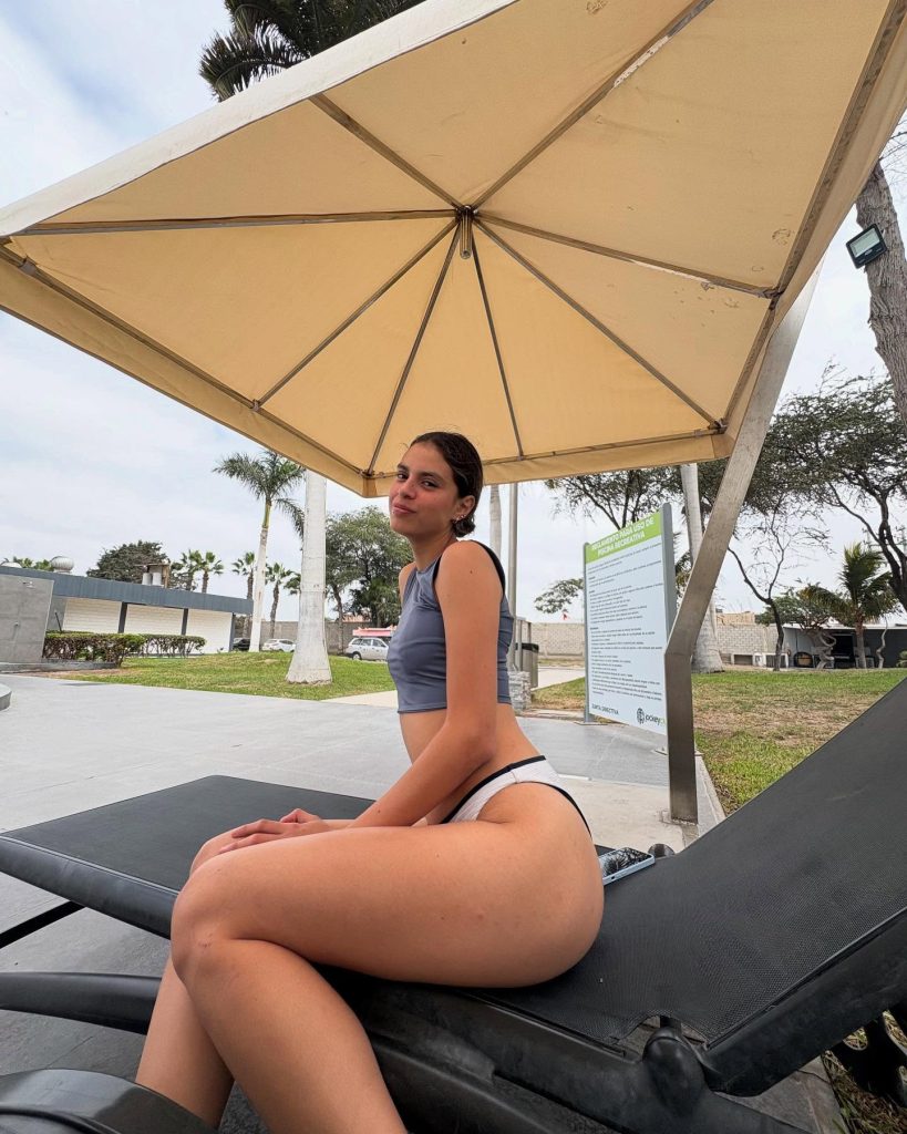 Ariana Cordova Ponte - Peru