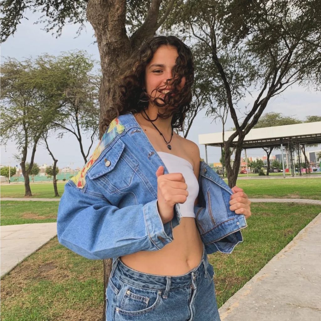 Ariana Cordova Ponte - Peru