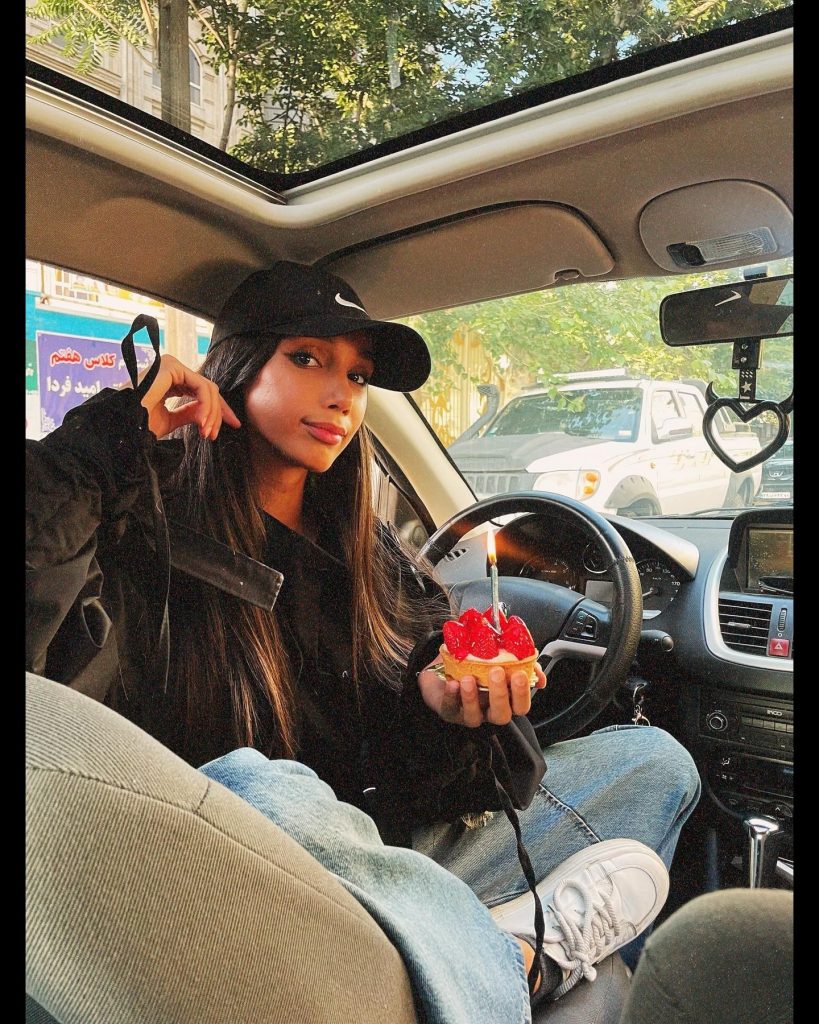 Melina Esmaeili - Iran