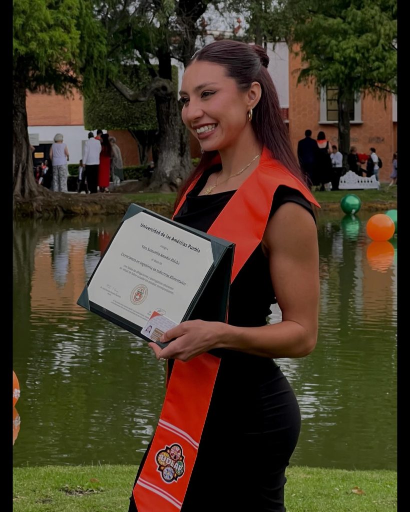 Samantha Amador - Mexico