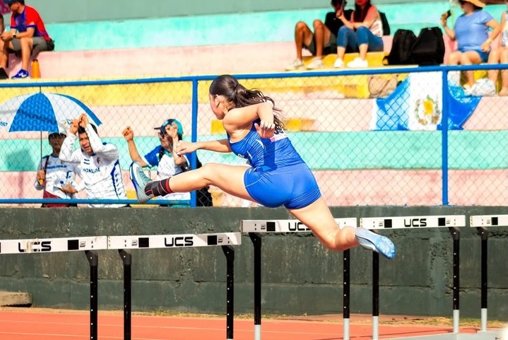 Vivien Mejia - El Salvador