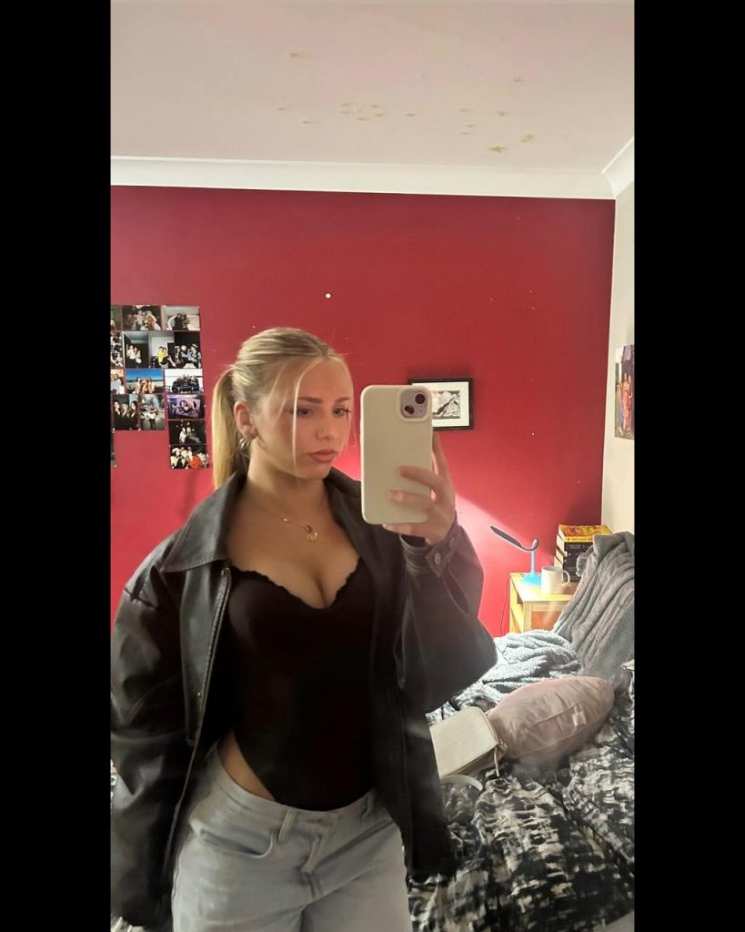 Zoe Honeybrook - Australia