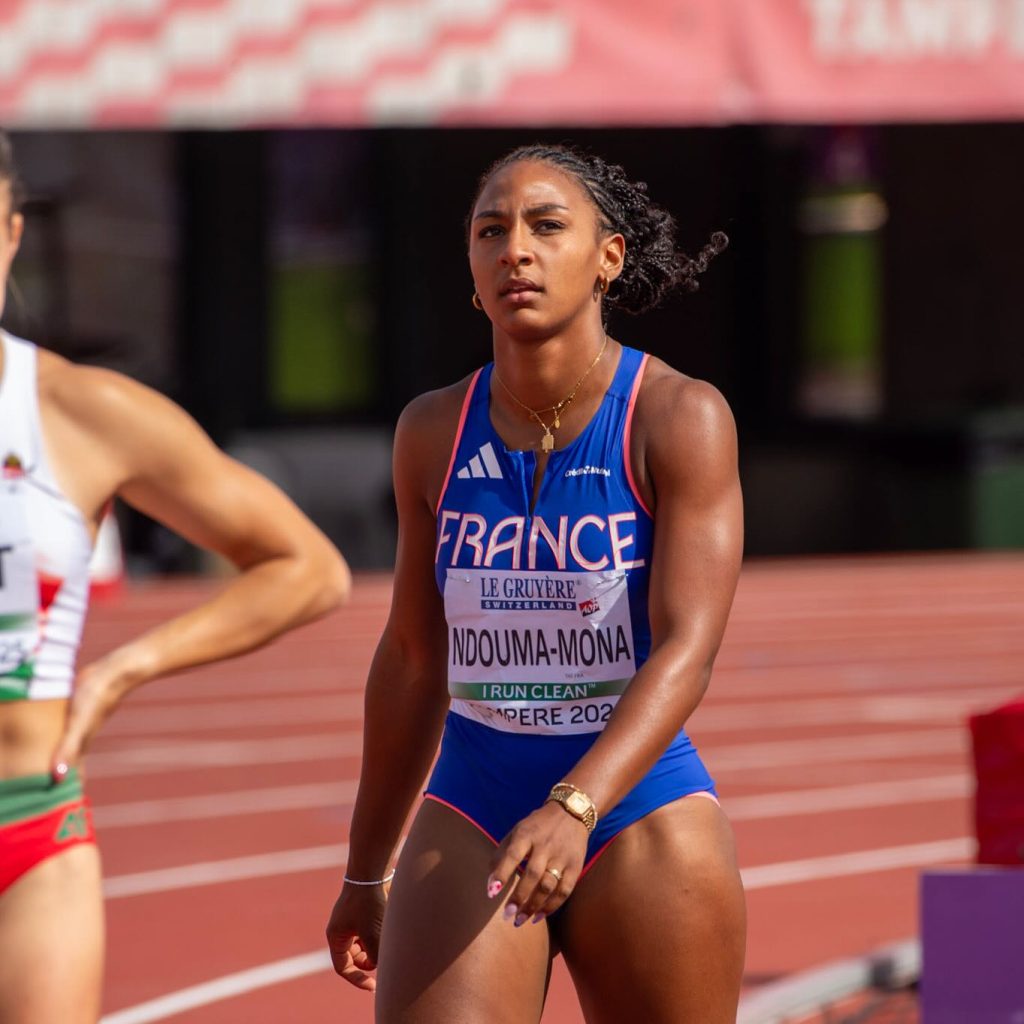 Zola Ndouma Mona - France
